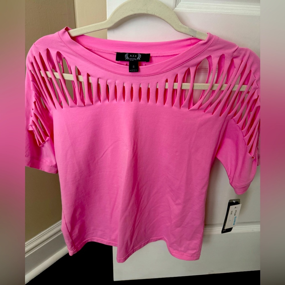 Beautiful hot pink short sleeve women’s top